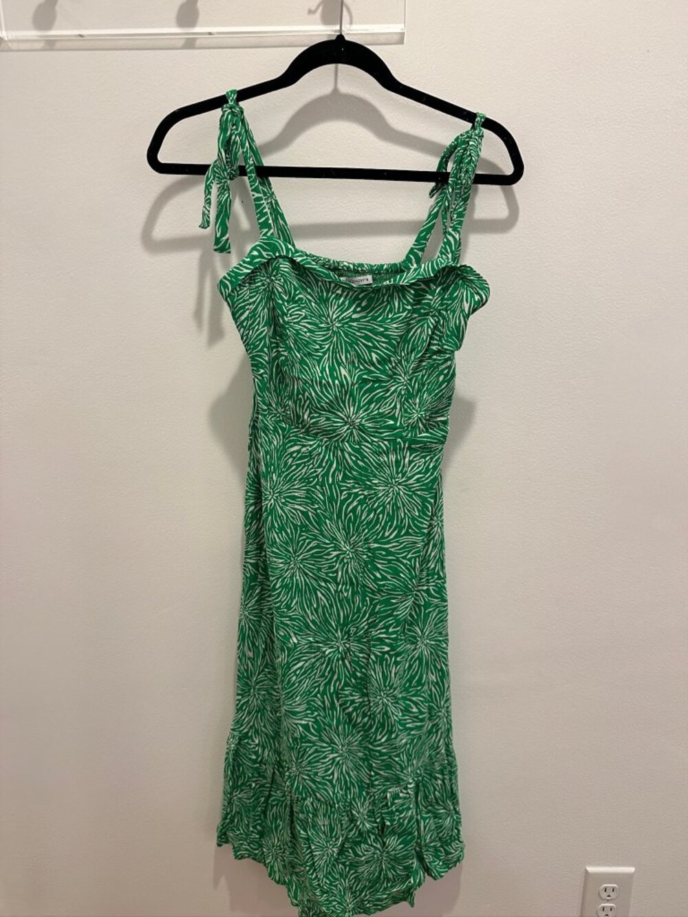 Collective Concepts Green and White Jungle Print Midi Dress